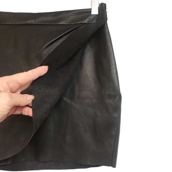 Express Faux Leather Wrap Mini Skirt size 6 - Picture 7 of 10